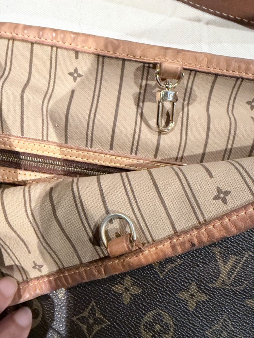 Authentic LV Delightful GM Monogram Shoulderbag - Picture 15 of 16